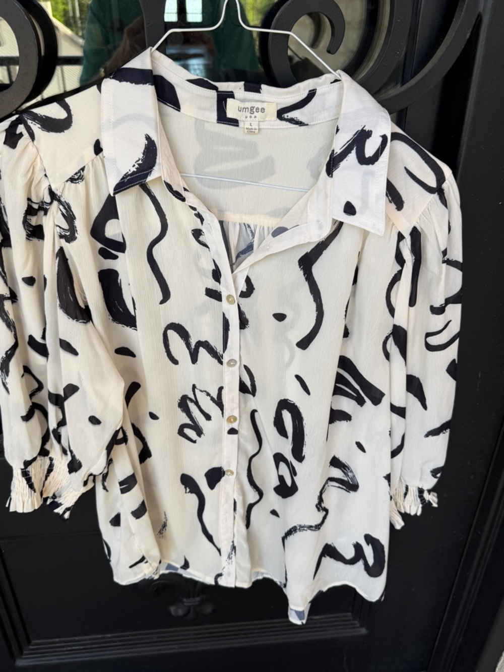 Umgee Black & White Abstract Button-Down Shirt